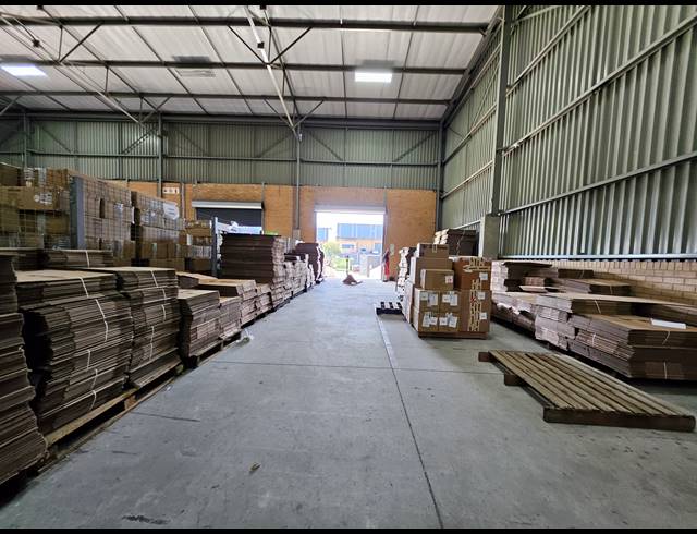 3,137M² WAREHOUSE TO LET IN HALFWAY HOUSE